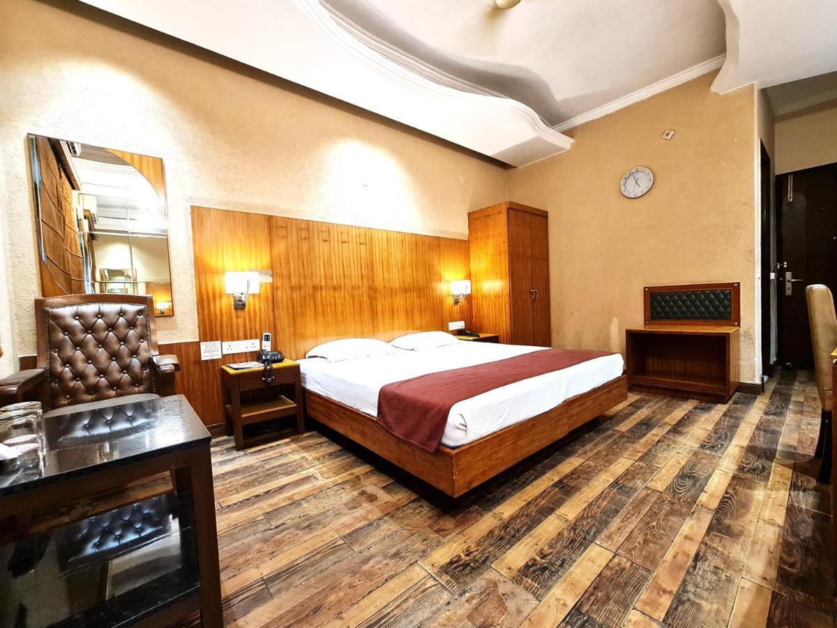 Hotel Royal Castle Grand Ню Делхи Екстериор снимка